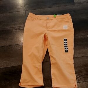 NWT New St John’s Bay Mid Rise Orange Crop Pant Capri Size 18